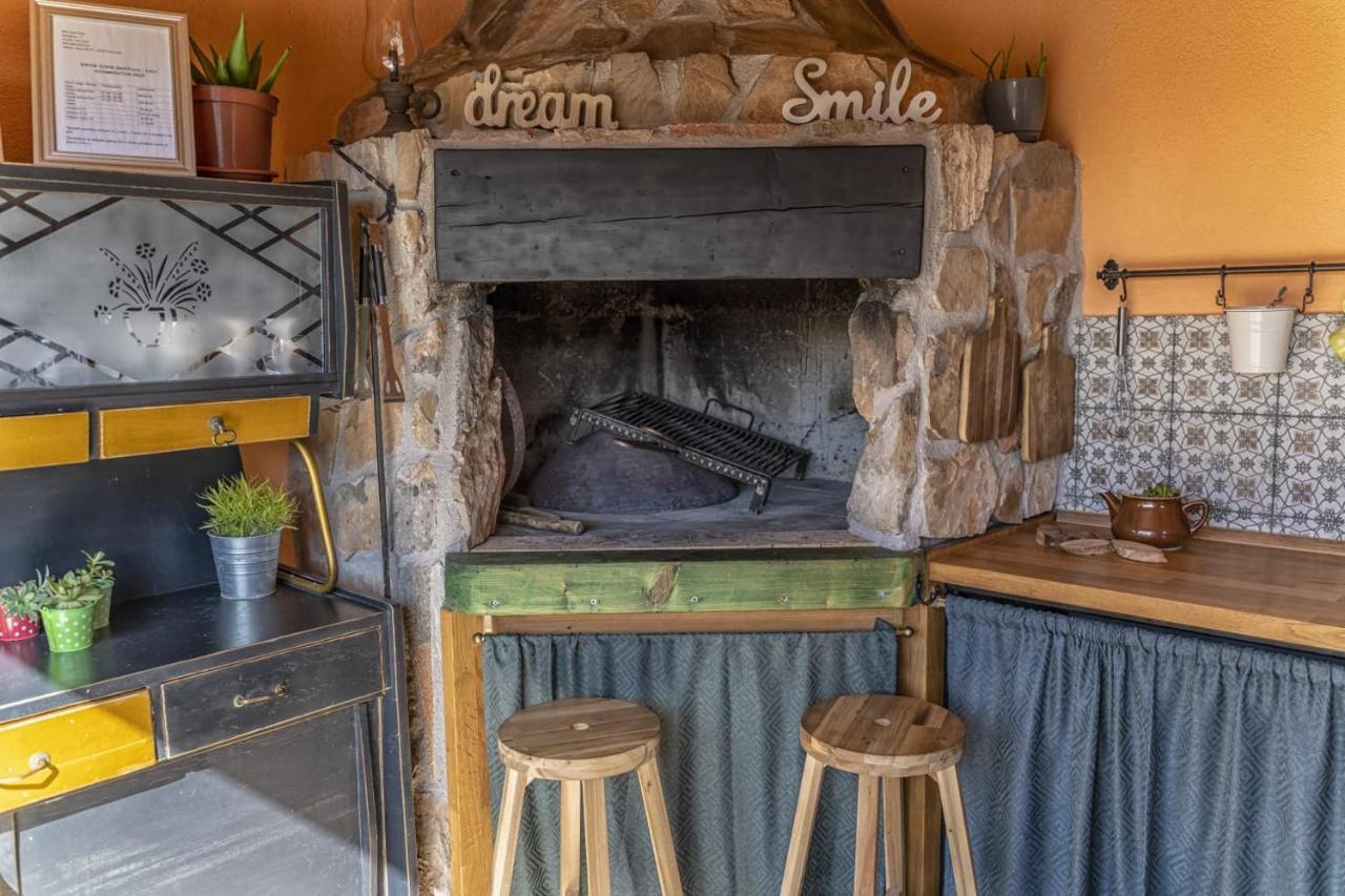 Mini Kamp Perla Hotel Prvic Luka Luaran gambar